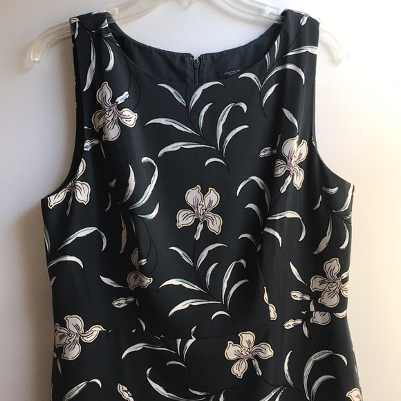 Ann Taylor Floral Shift Dress Lillies size 14 - Picture 2 of 5